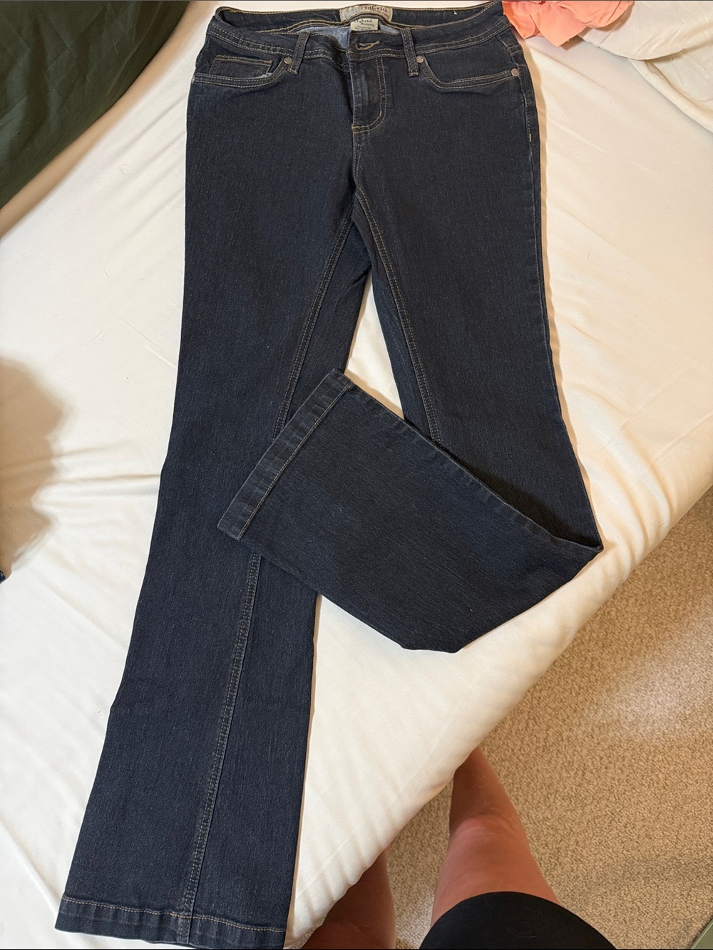 Hybrid & company Women's Dark Blue Flare Jeans